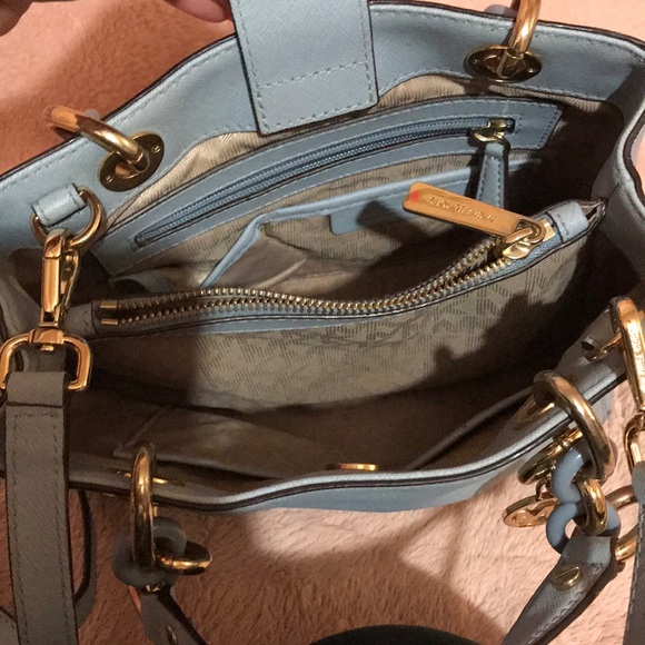 Michael kors, pale blue purse - Picture 4 of 7